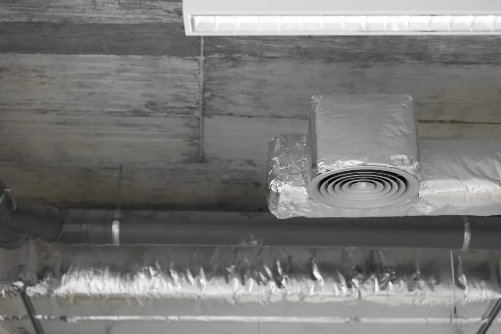 Metallic ventilation system on ceiling